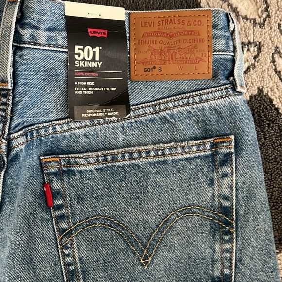 Levi’s 501 Jeans - Picture 3 of 8